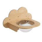 Wolkenförmiger Katzenwand Schlafplatz aus Massivholz mit runder Liegemulde zum Einkuscheln, Cloudy Bowl Bed Wandmontage freigestellt auf weißem Hintergrund